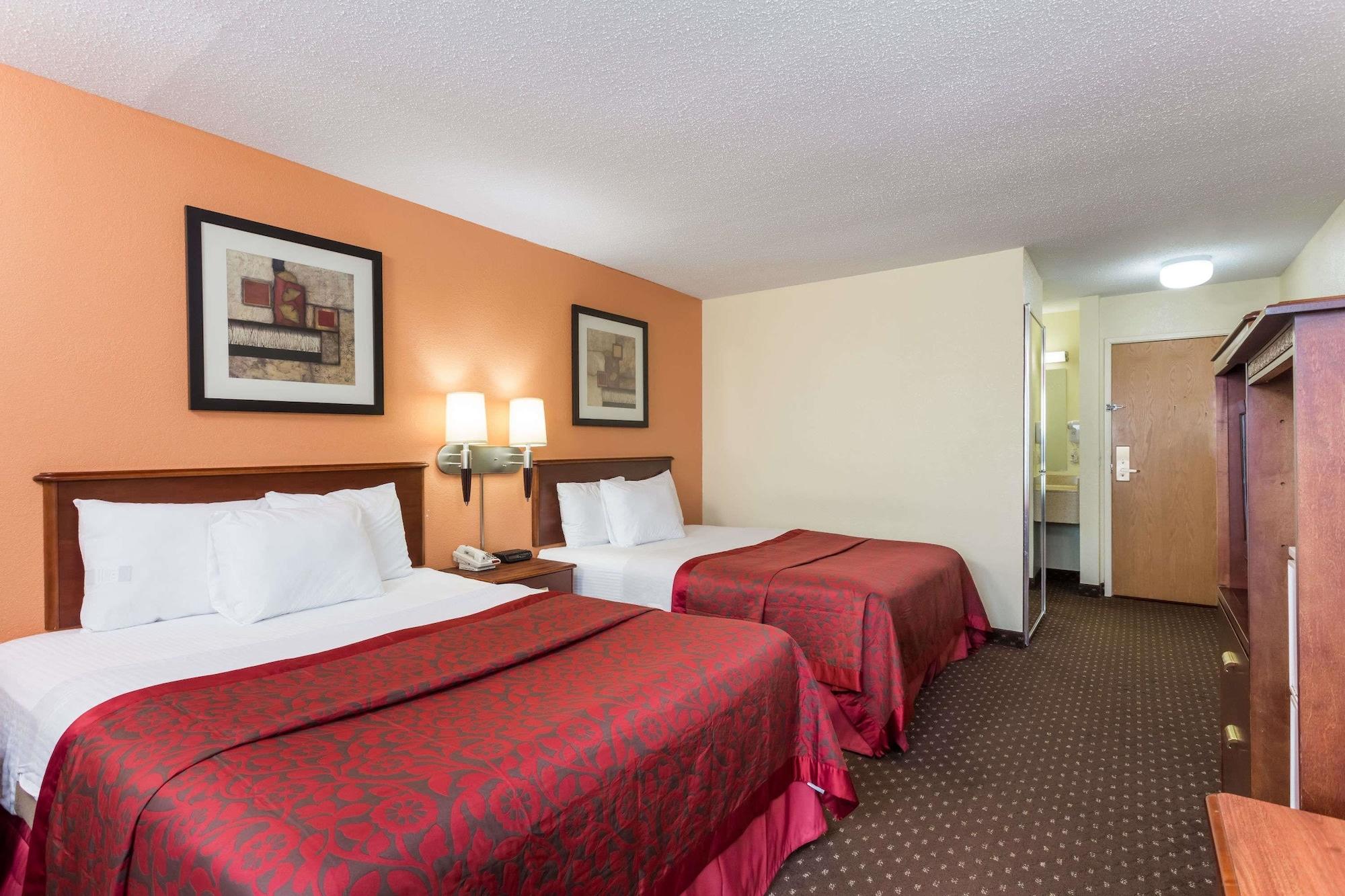 Days Inn & Suites By Wyndham Bloomington/Normal Il Eksteriør billede