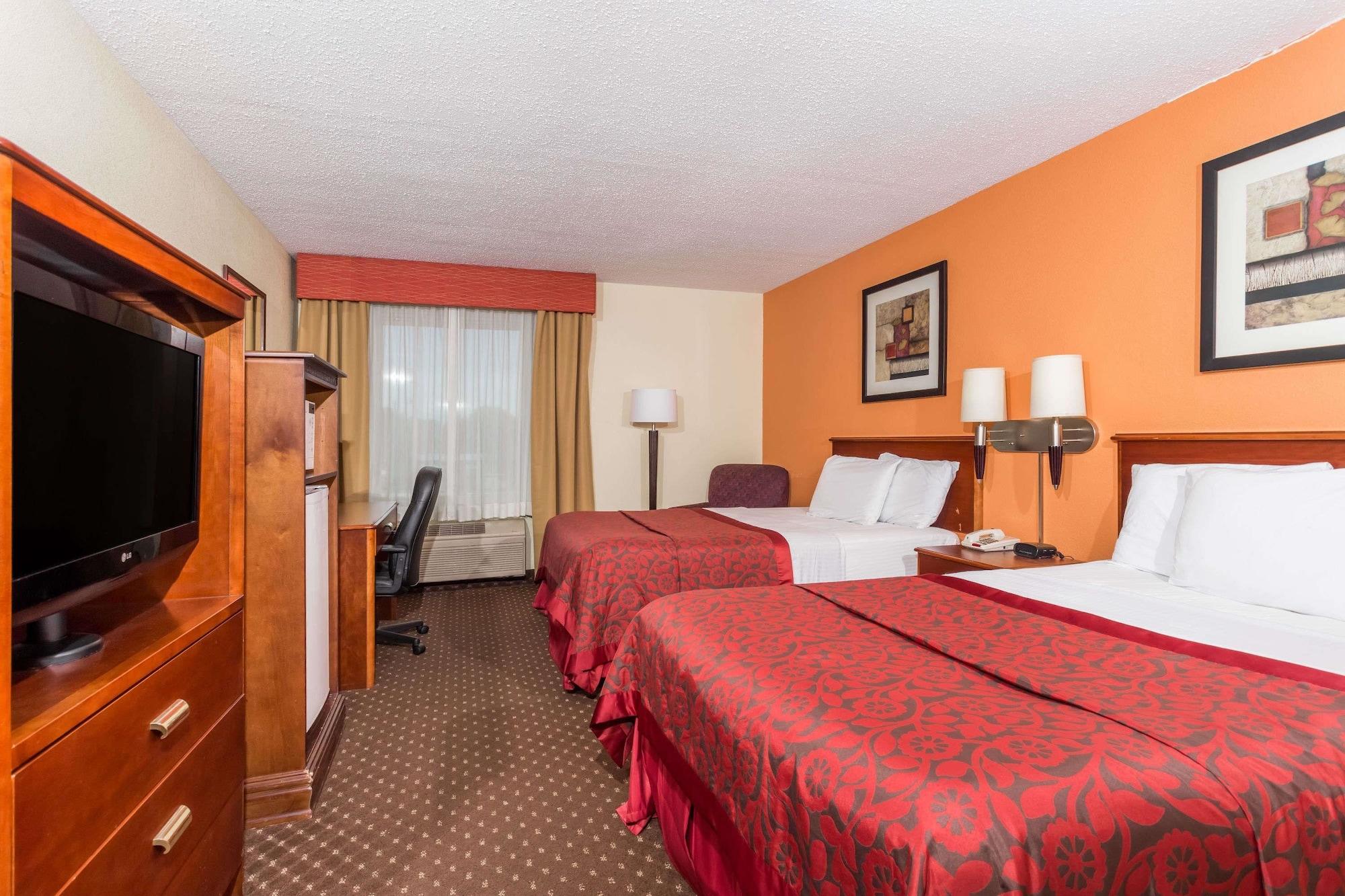 Days Inn & Suites By Wyndham Bloomington/Normal Il Eksteriør billede