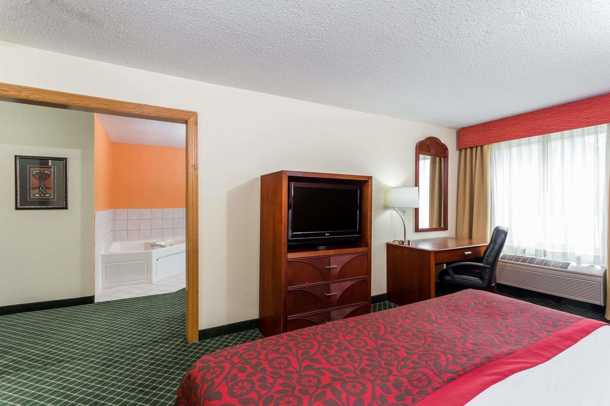 Days Inn & Suites By Wyndham Bloomington/Normal Il Eksteriør billede