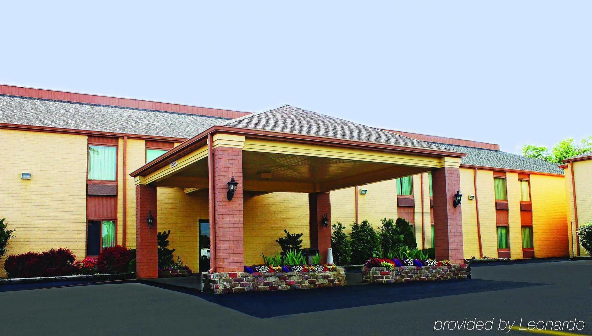 Days Inn & Suites By Wyndham Bloomington/Normal Il Eksteriør billede