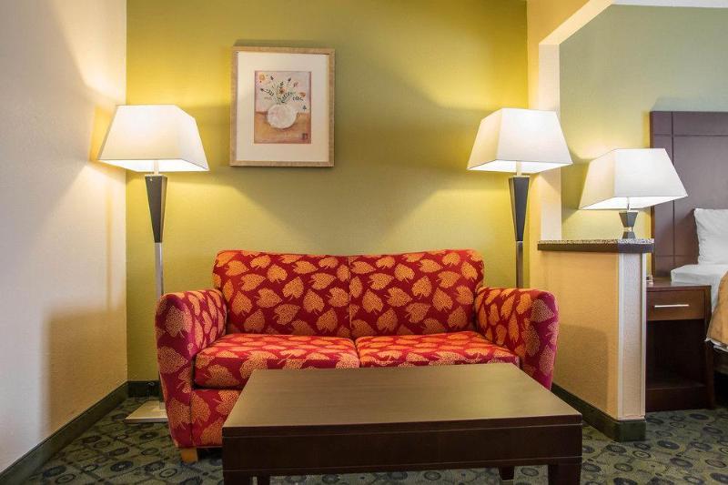 Days Inn & Suites By Wyndham Bloomington/Normal Il Eksteriør billede