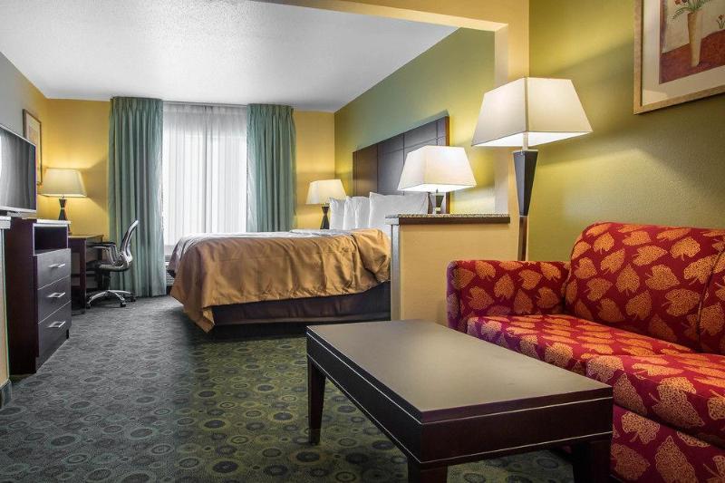 Days Inn & Suites By Wyndham Bloomington/Normal Il Eksteriør billede