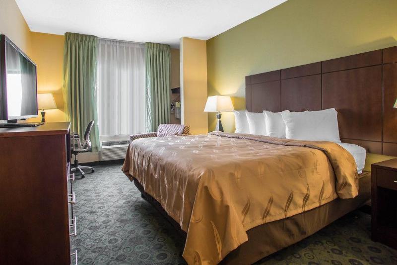 Days Inn & Suites By Wyndham Bloomington/Normal Il Eksteriør billede