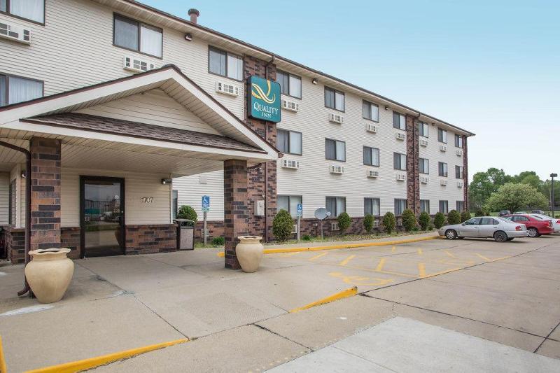 Days Inn & Suites By Wyndham Bloomington/Normal Il Eksteriør billede