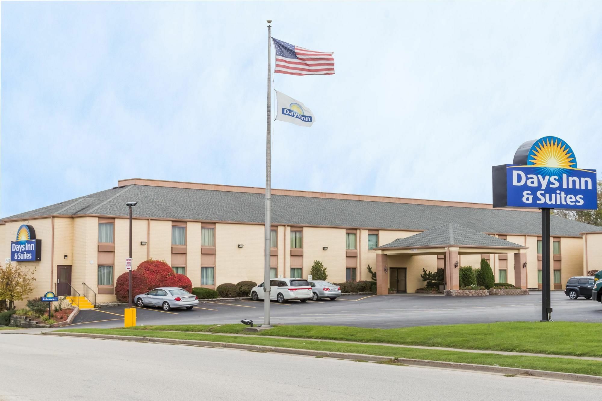 Days Inn & Suites By Wyndham Bloomington/Normal Il Eksteriør billede