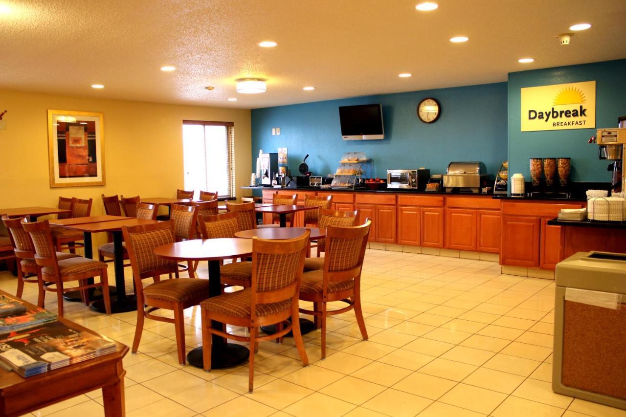 Days Inn & Suites By Wyndham Bloomington/Normal Il Eksteriør billede